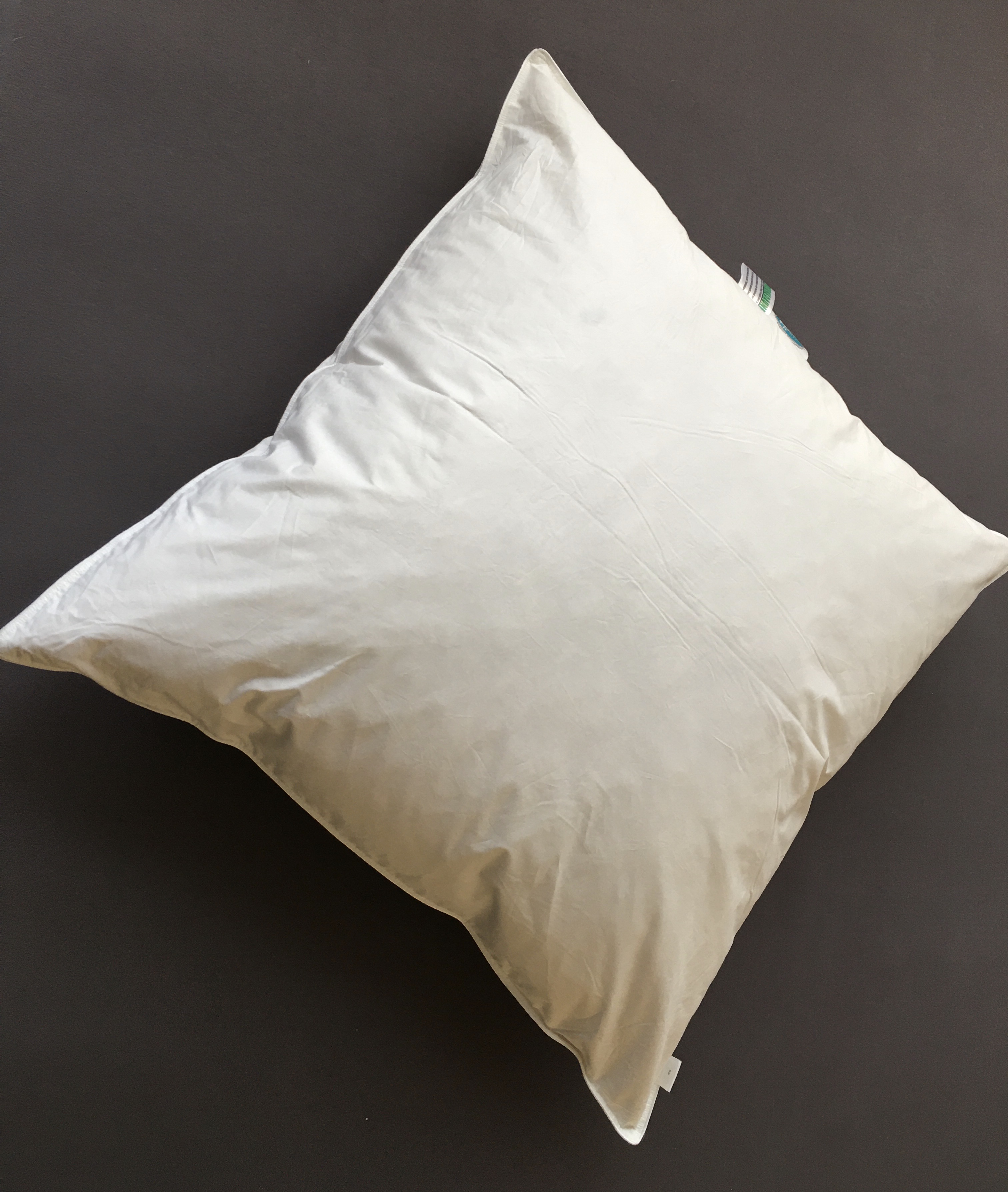 Premium-Wellness Kissen im 4-Kammer Design mit integriertem Nackenstützkissen